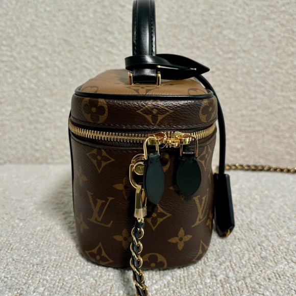 Authentic Louis Vuitton Vanity PM - Picture 3 of 10